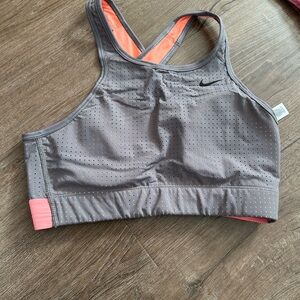 NWOT Nike Women's Gray and Coral Sports Bra